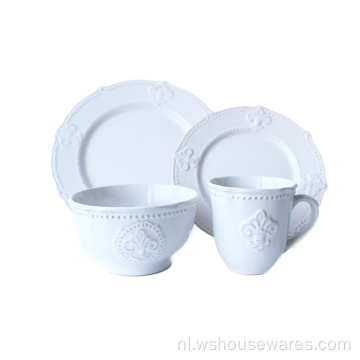 Embossed servies voor feest